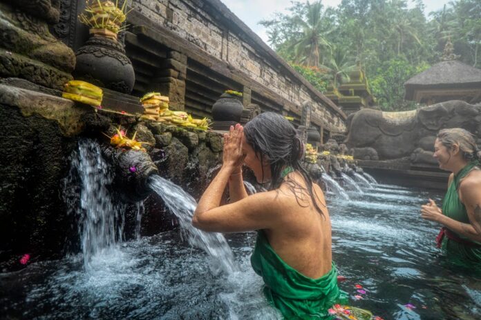 how to pray to mandau spirit at the river